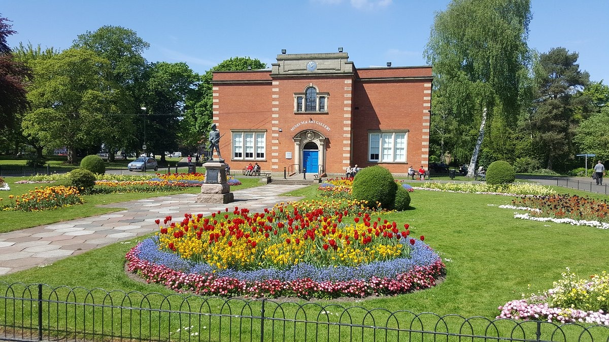 photo of Nuneaton Museum and Art Gallery